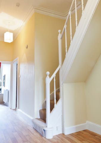 Fabulous 4 Bedroom Festival Meadows Flat gallery image 4