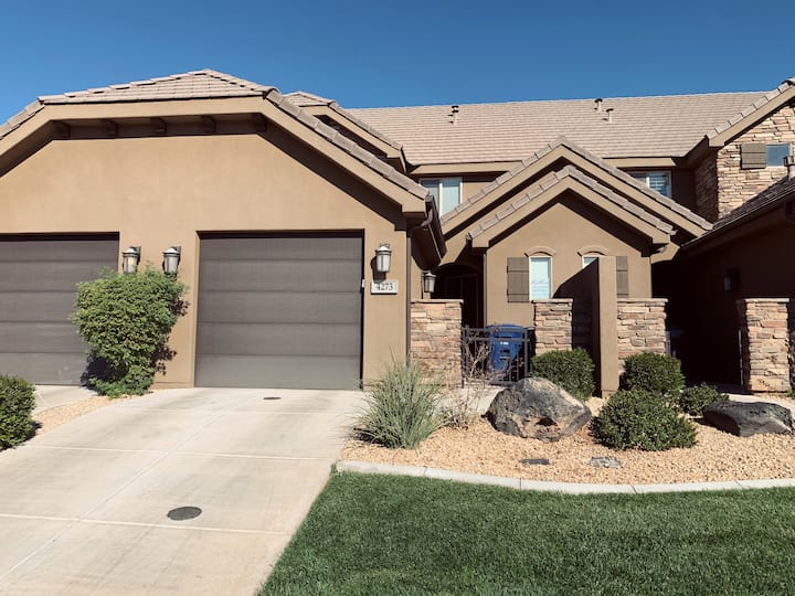 Spacious, Clean Coral Ridge Townhome - Washington, UT