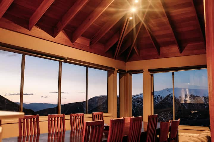 Snow Fall Lodge at Falls Creek -  Ski In - Ski Out