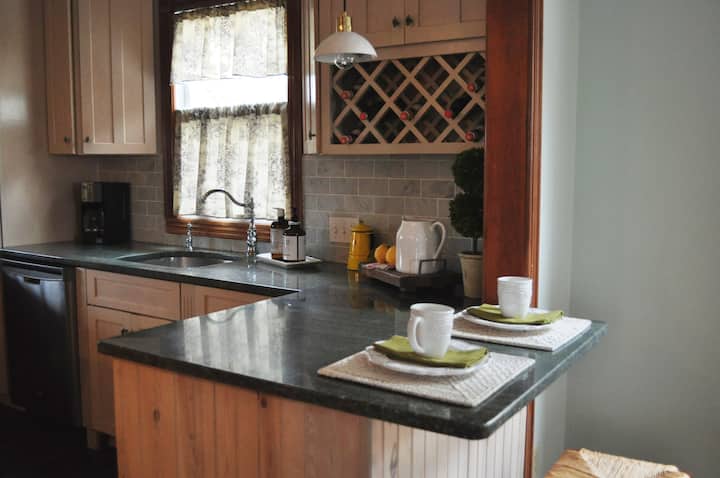 The perfect Ocean Grove getaway. Book Now!