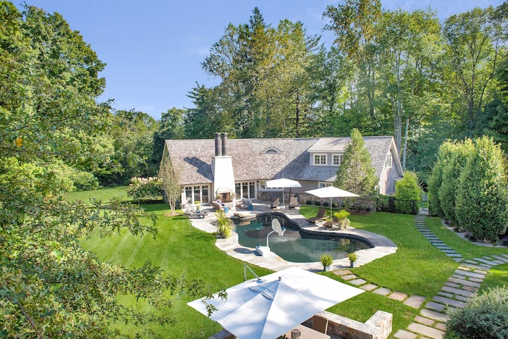 Ct Retreat: Expansive Compound With Pool & Barn - New Canaan, CT
