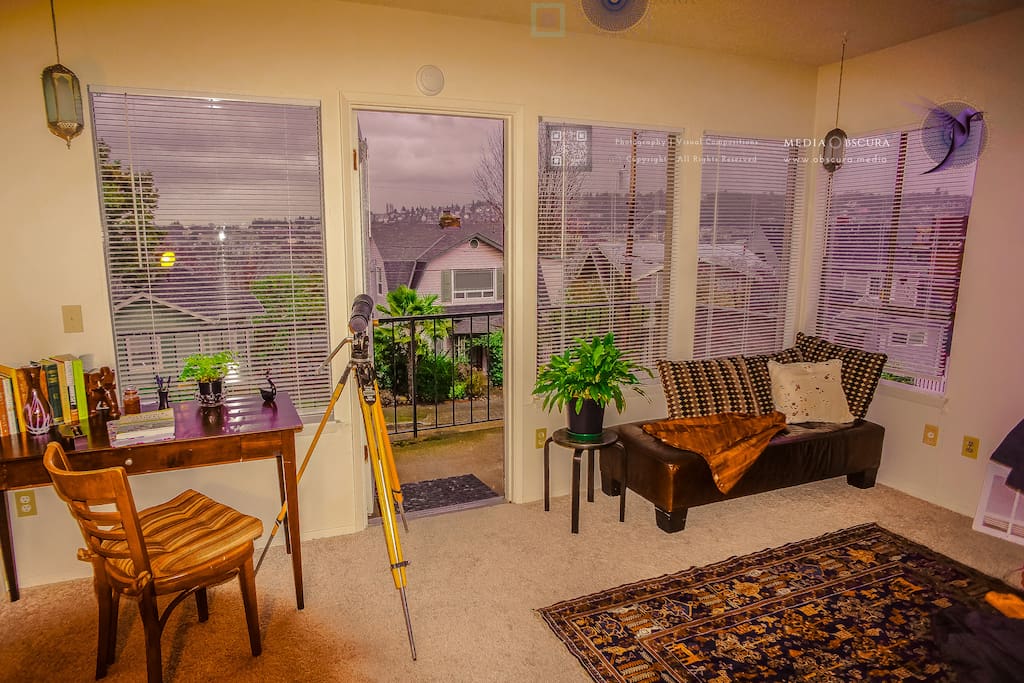 Spacious Room - Lake View
Sunrise to midnight, pleasant scenery