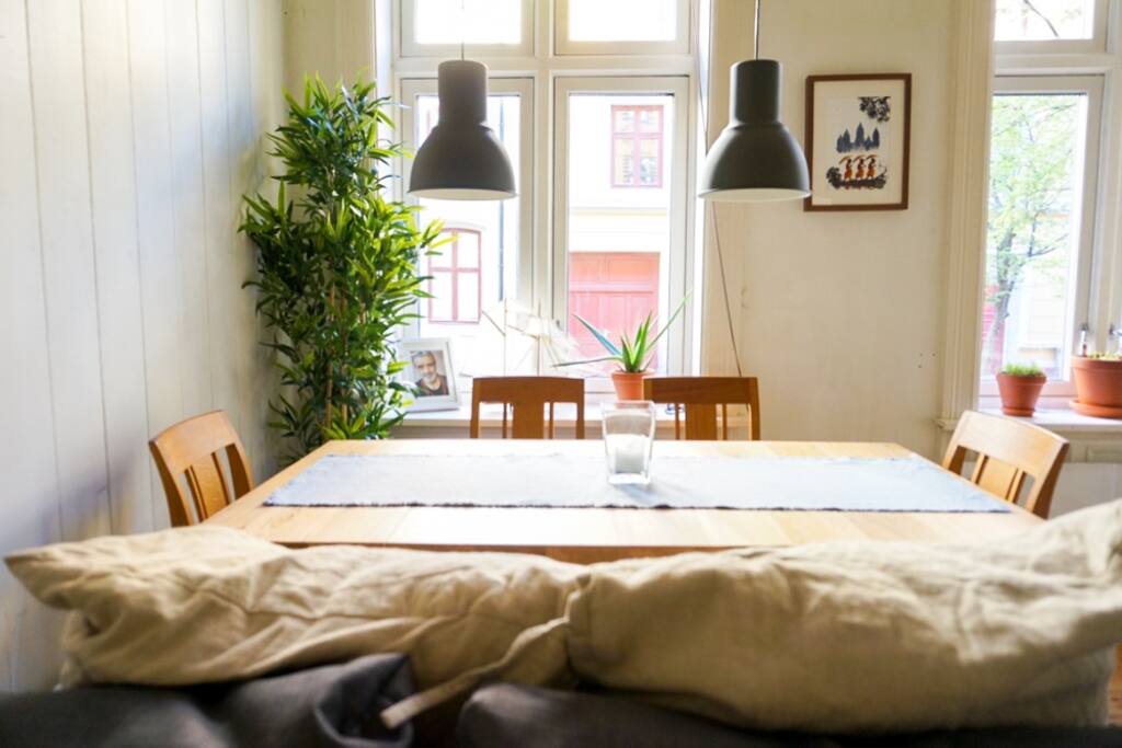 Lots of natural light in the afternoon. The blinds pull down if you want to people watch, and pull up for more privacy!