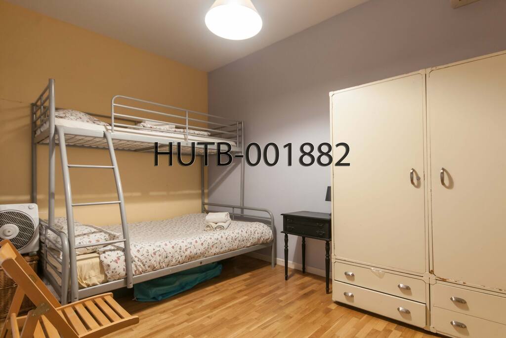 Bedroom 3 (sleeps 3)
