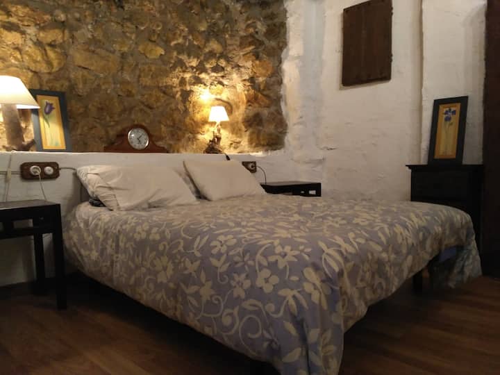 СПАЛНА СОБА НА ПРИЗЕМЈЕ