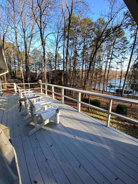 Entire Lake House. Fish, grill, peace and quiet.