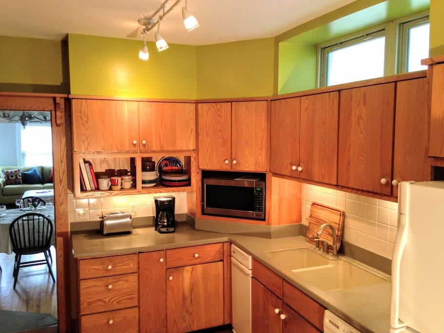 Fully Stocked kitchen