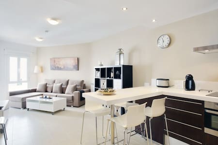 Central apartment with parking - P1