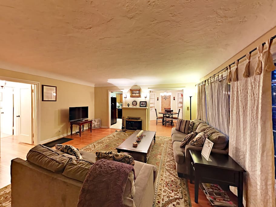Sprawl out on 2 sofas in the living room and enjoy a movie on the 40” flat screen TV with cable.