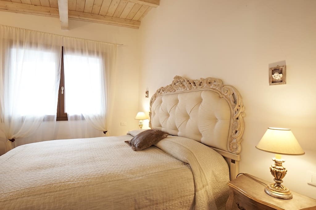 Bedroom : 1 bed 170 x 190 , air conditioned