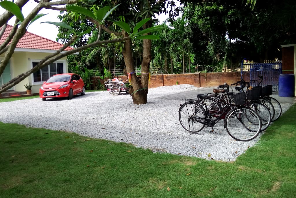 Parking for guests car/motorbike - bikes free use to guest