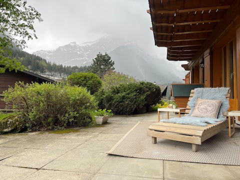 Large garden apartment near cable car