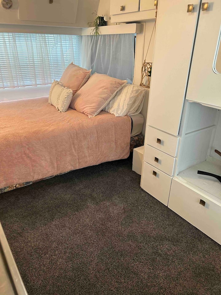 Двойно легло в каравана