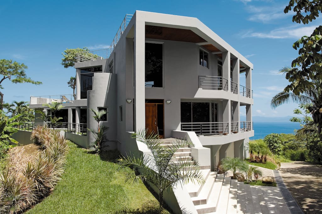 Back side of Casa de Pura Vida