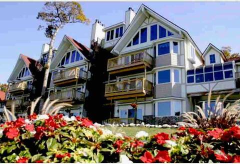 Mackinac Island Lovely charming studio w/balcony!!