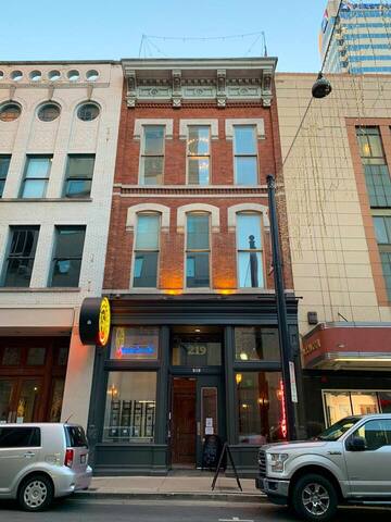 Armstrong Corset Lofts- 301-Downtown Arts District gallery image 2