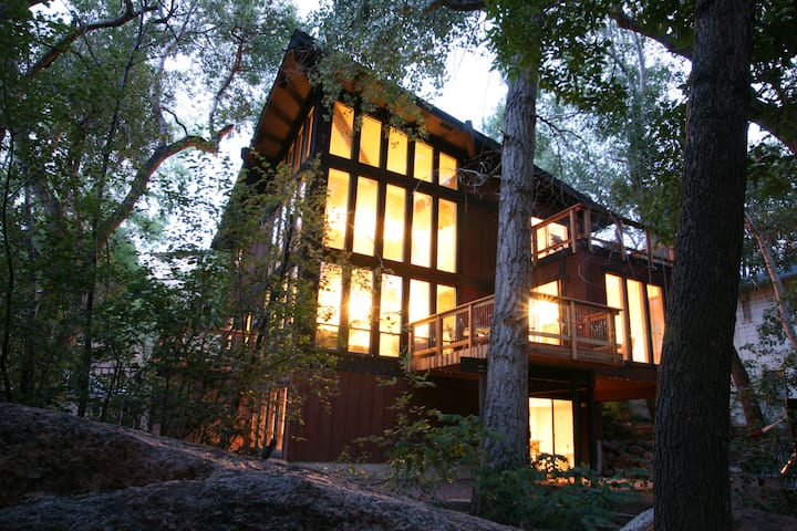 Modern Manitou | Streamside Deck Dining | Wildlife