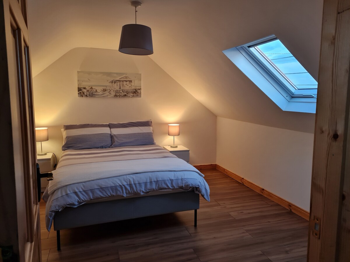 Მაღლა, ორადგილიანი საძინებელი 