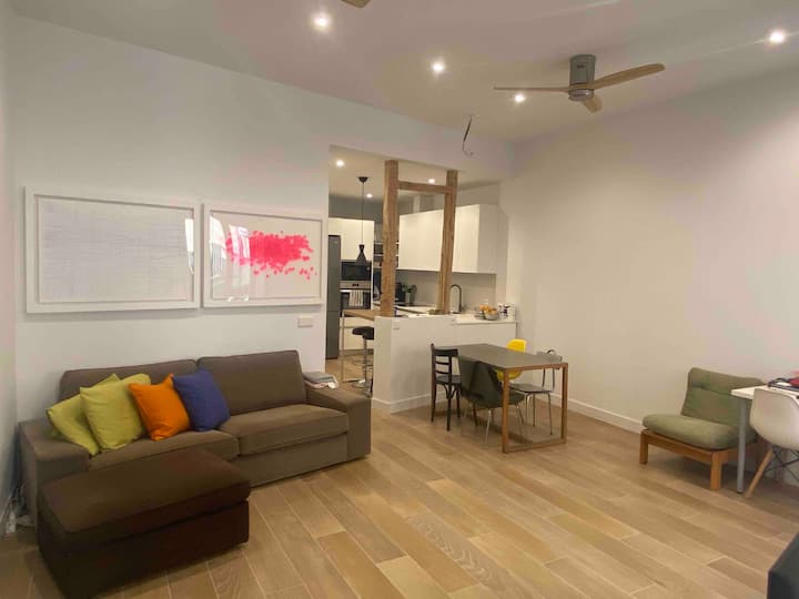 Apartamento Muy Amplio Y Nuevo En Malasaña - Madrid