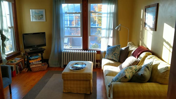 Entire 2nd Floor Walk To Montpelier - Montpelier, VT