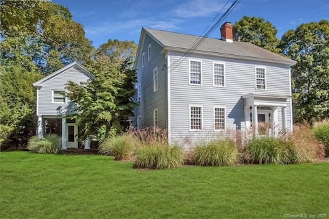Renovated Connecticut Country House sleeps 14!