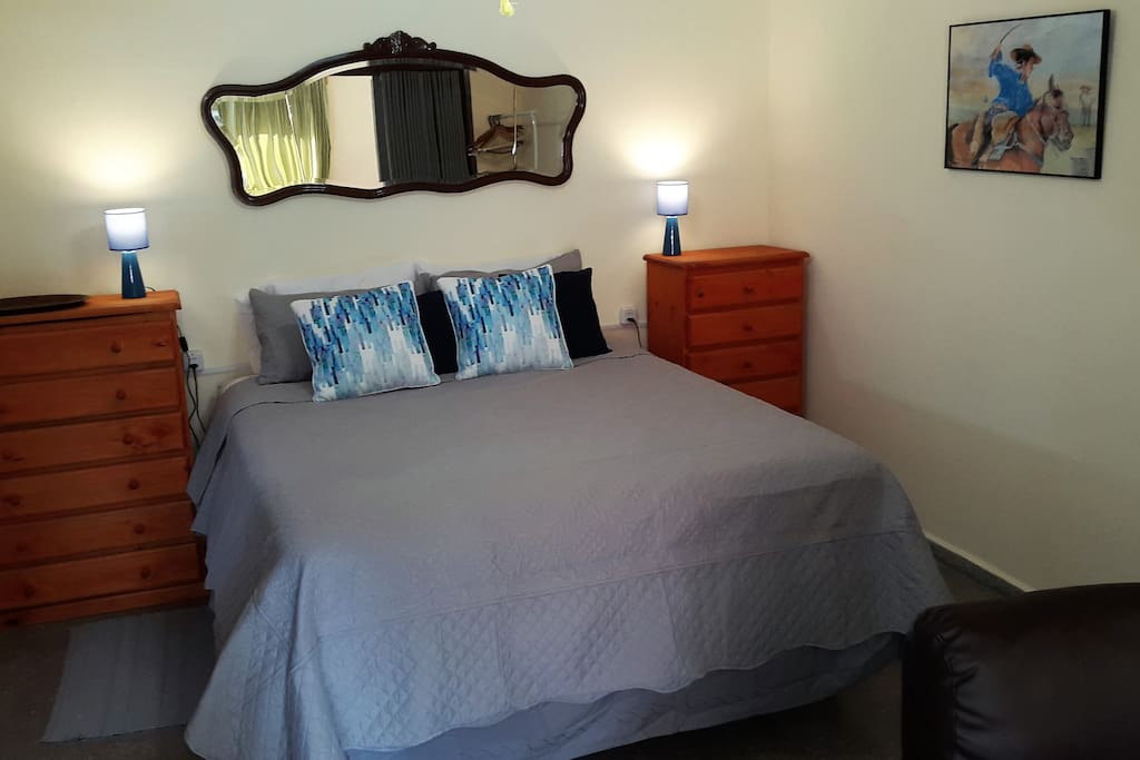Queen bed