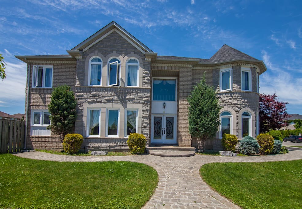 Luxury 5 Bedroom House