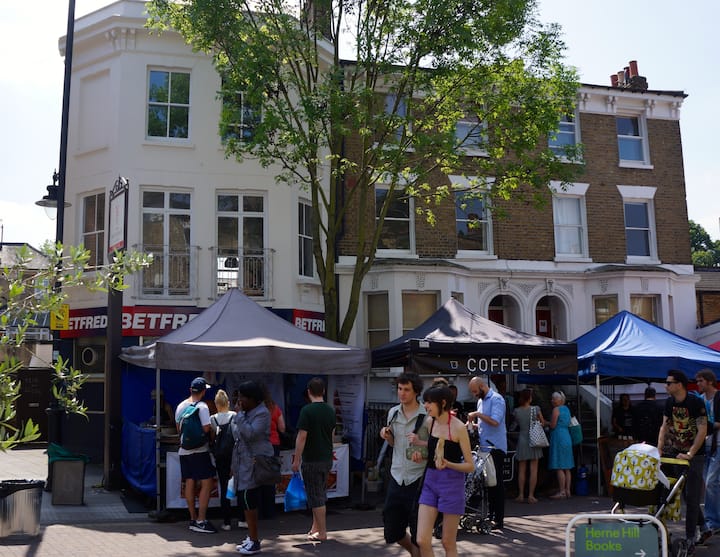 Garden flat, Herne Hill Station Square Apartments for Rent in London