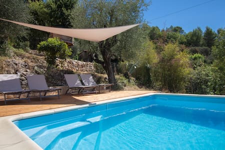 Panorama & Pool – arrière-pays Nice