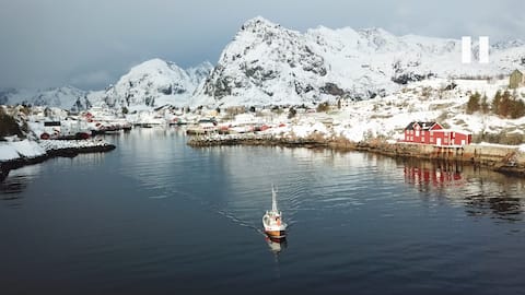 Modern & Cosy Apartment With A Fireplace