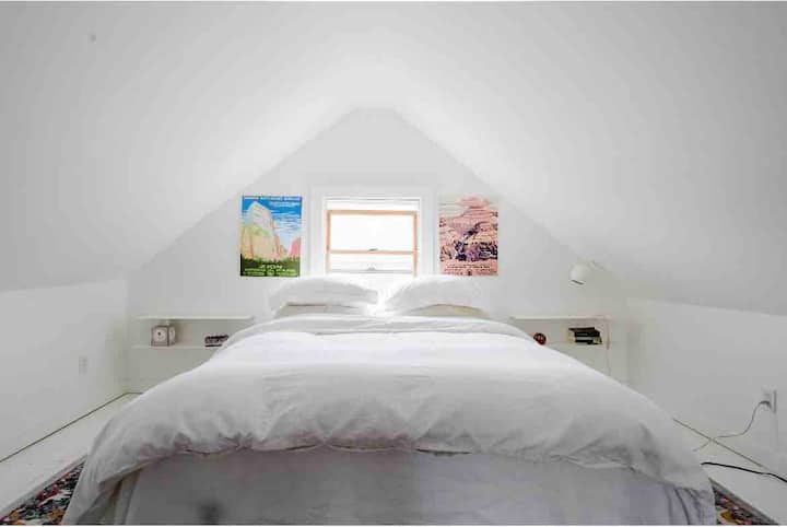 Dhomë gjumi "papafingo" queen "me tavolinë pune dhe televizor