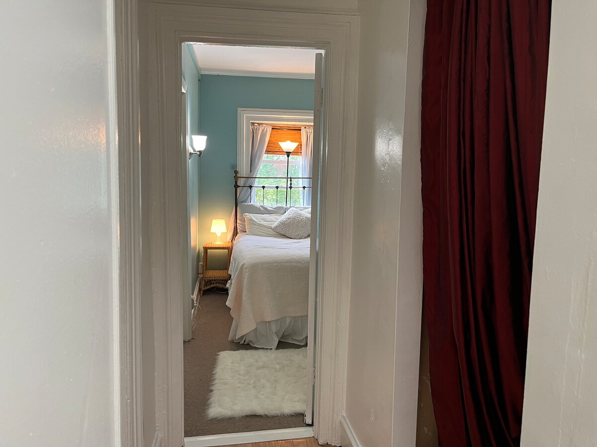 חדר אורחים בגודל ‎ 6 x 10.5