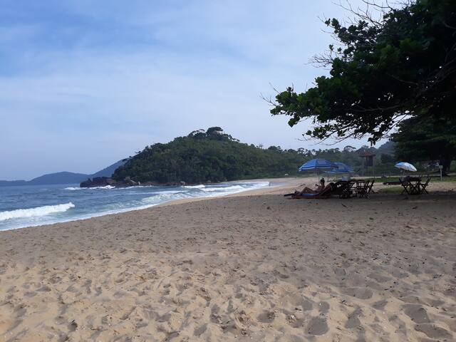 Casa Ubatuba 3 dorm+ churras + bike+Wi-Fi+area pet