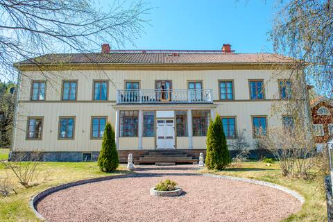 Lôkes1+2 - large and unique Hälsingegård in Järvsö