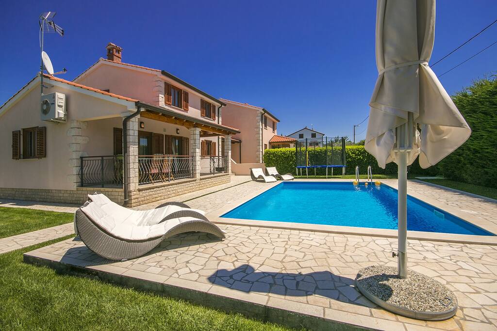 Pool area
