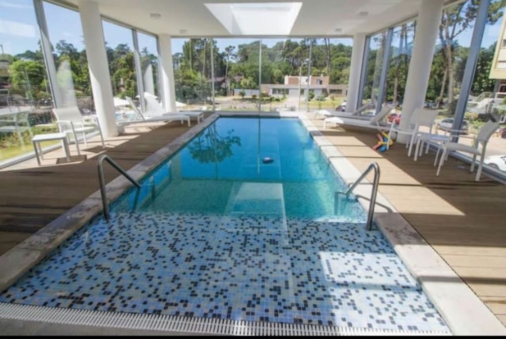 Piscina climatizada interior