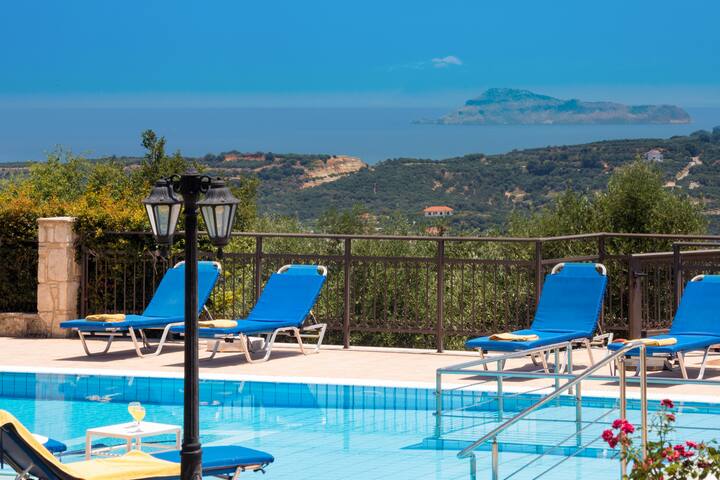 Family Villa w/Pool, Billiard ,Ping Pong, BBQ area gallery image 2