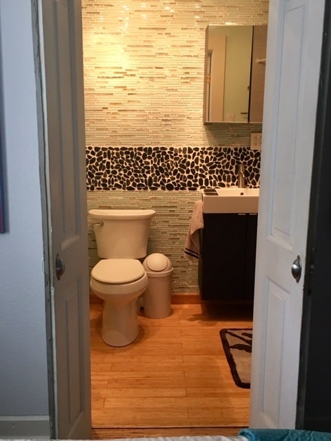 Private Entry & Bath - Great Location