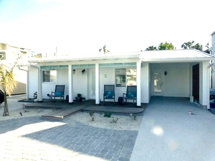 Lovingly restored into a classic beachside retreat!