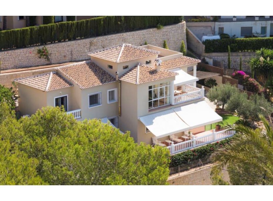 We can also offer on this villa reduction in green fee prices saving over 50 %