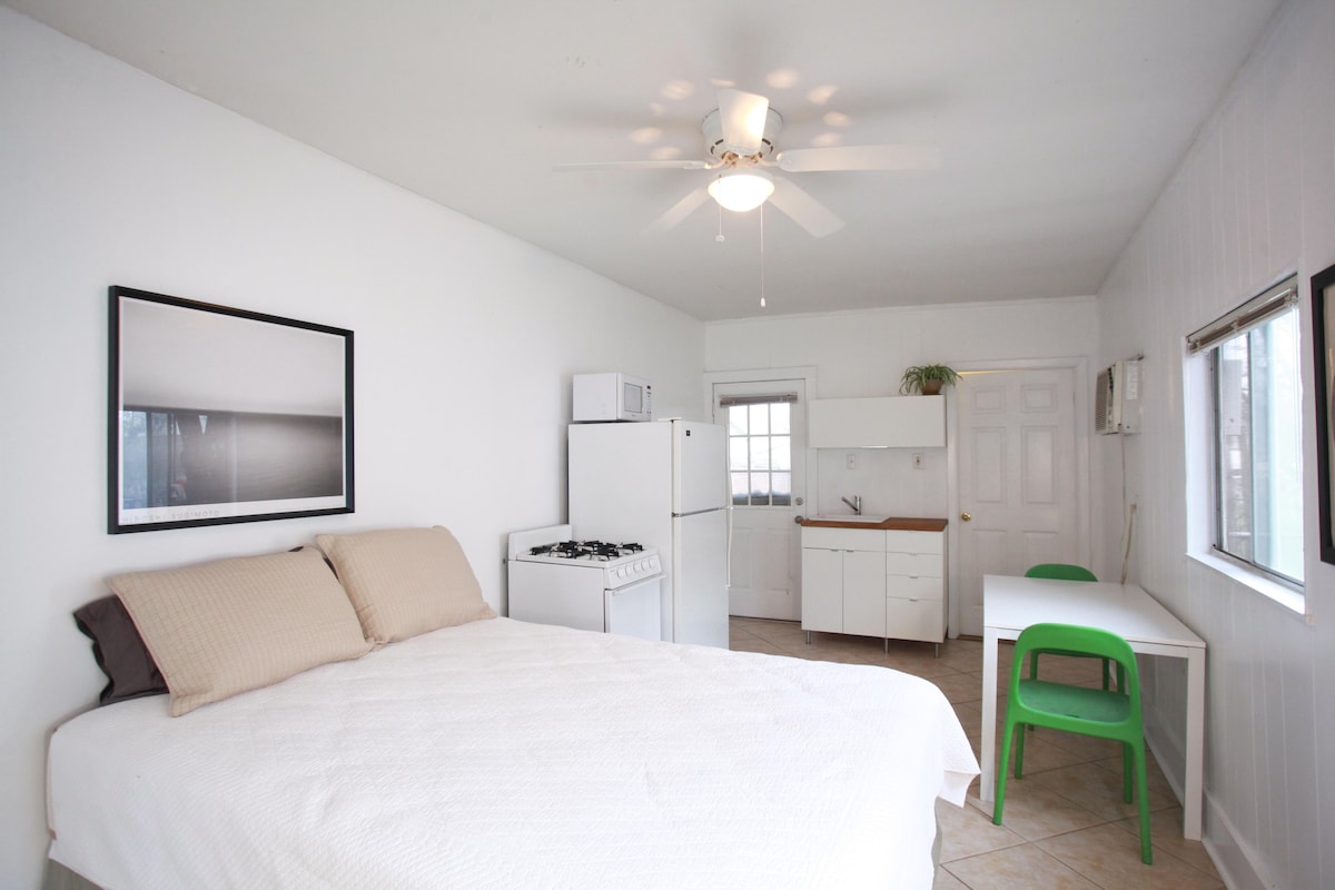 Close-in Central/East Garage Apt