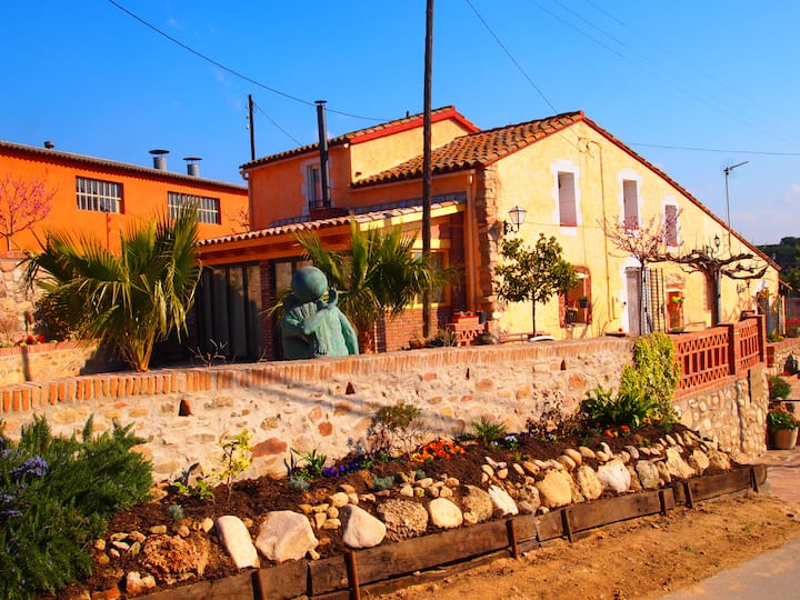 Beautiful house in Barcelona with swimming pool