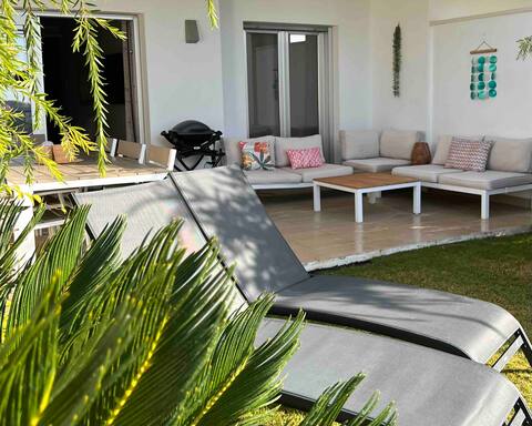 Luxury apartment with amazing view and free golf