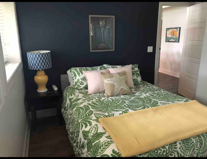 Двойно легло в спалнята на долния етаж.