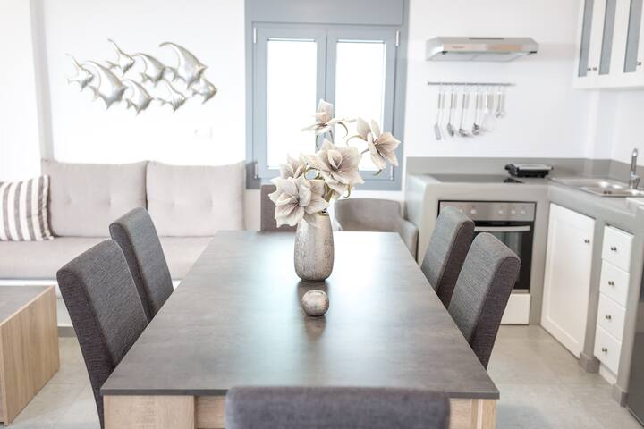 Santorini Salt Villas gallery image 2