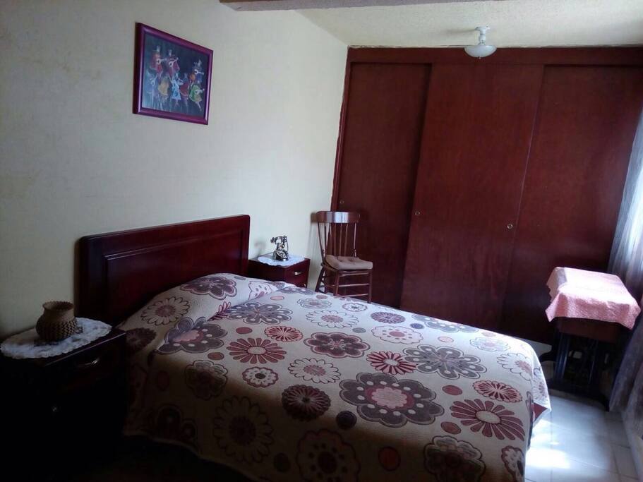 Cómoda cama matrimonial