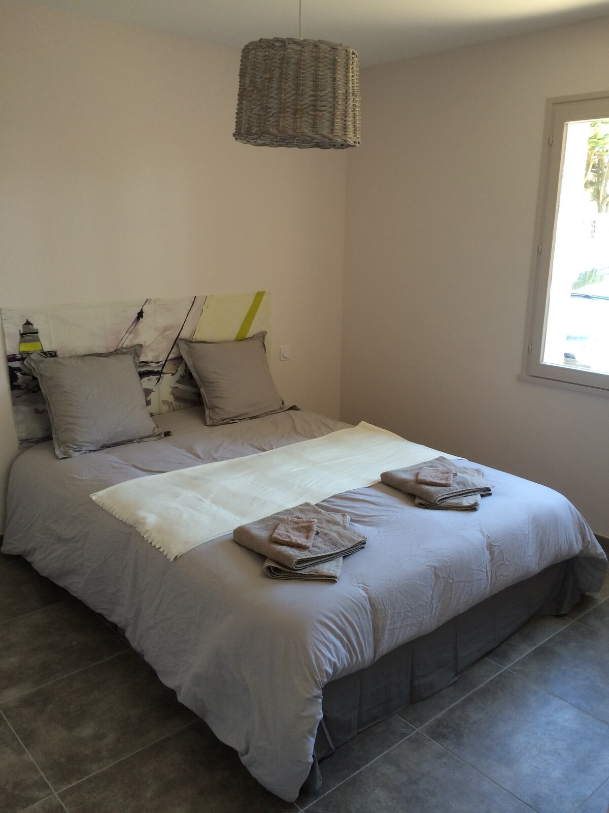 La chambre 1 en rez-de-chaussée avec lit de 160 cm
(draps et serviettes en option)