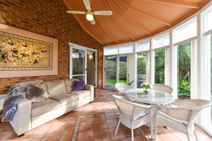 B & B Mt Dandenong Yarra Ranges gallery image 4