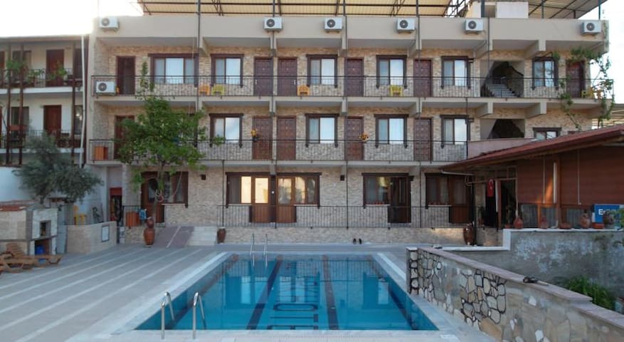 Private double room whit breakfast
Öztürk hotel