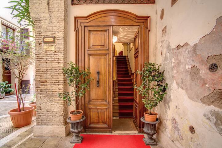 Navona Gallery Michelangelo APT. with terrace gallery image 2